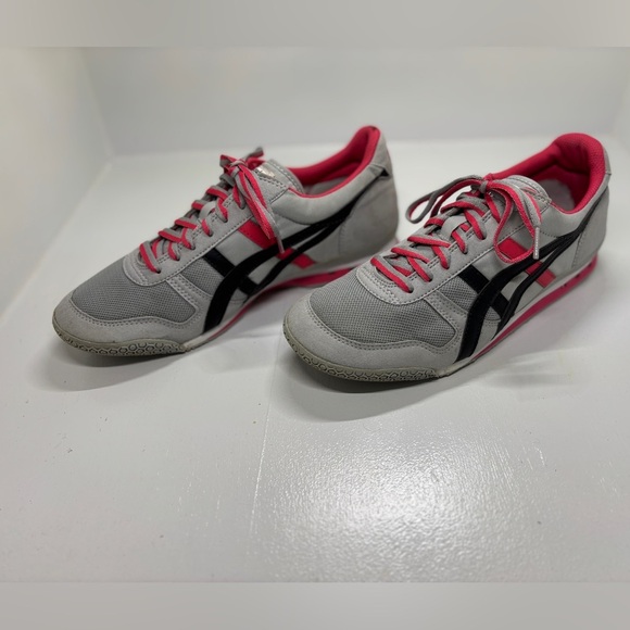 Onitsuka Tiger by Asics Shoes - Women’s Onitsuka Tiger Ultimate 81 by ASICS sneakers Size 10